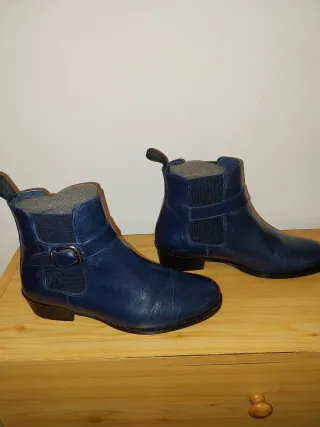 Botines azul marino con hebilla. Entrega en mano