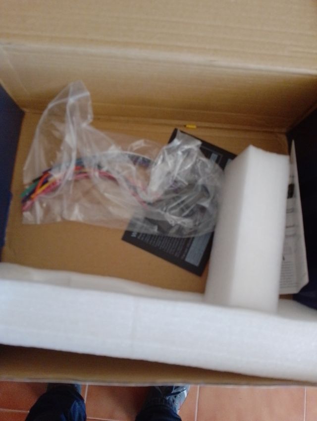 Radio MP5 con pantalla extraíble