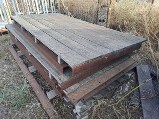 Tarima o plataforma de madera