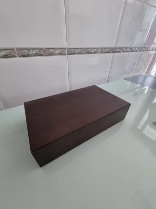 Comodini sospesi in legno