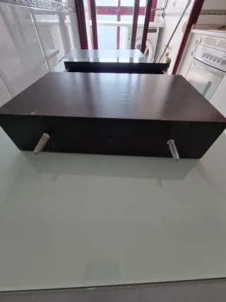 Comodini sospesi in legno