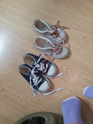 Zapatos niño beige y azul