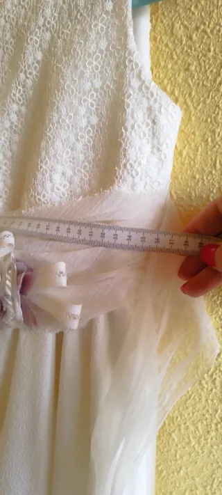 Vestido de comunión niña blanco crudo.