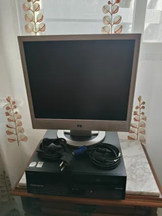 Ordenador Torre Lenovo Negro/Plateado