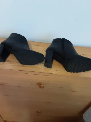 Botines negros tacón BDA