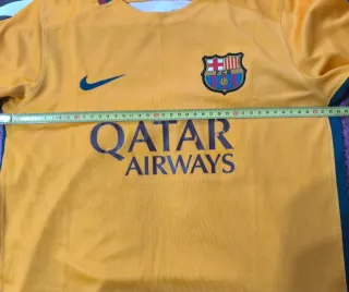 4 Camisetas Fútbol (3 L, 1 M)