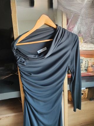 Vestido largo ZARA asimétrico una manga verde gris
