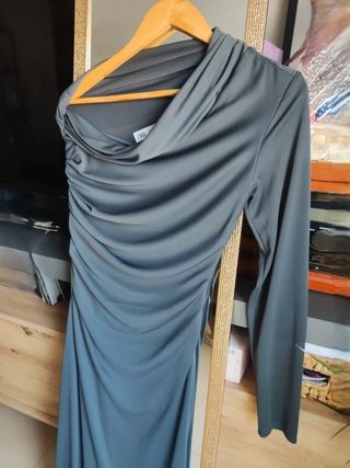 Vestido largo ZARA asimétrico una manga verde gris