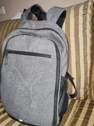 Mochila Puma Gris Usada Poco 3 Bolsillos