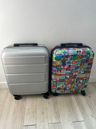 Maleta cabina viaje plateada 
Paco Martínez