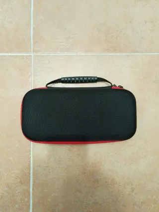 Funda Nintendo Switch Negra y Roja