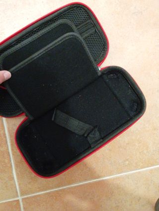 Funda Nintendo Switch Negra y Roja