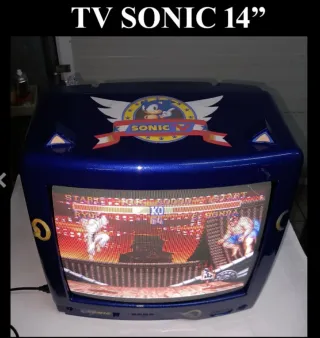 Televisor CRT decorat de Sonic amb Rasp.