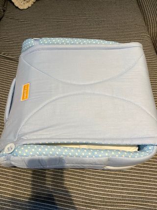 Lote Bebé: Bañera,cuna viaje,Cojín, cinturón coche