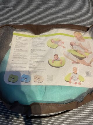 Lote Bebé: Bañera,cuna viaje,Cojín, cinturón coche