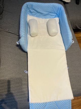 Lote Bebé: Bañera,cuna viaje,Cojín, cinturón coche