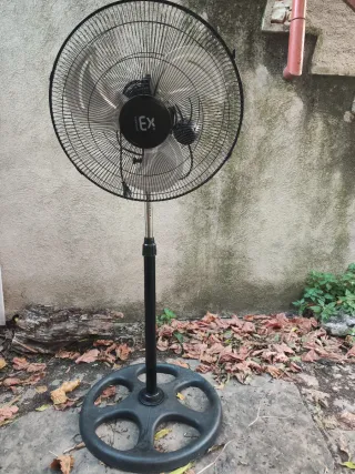 Ventilador de pie ajustable