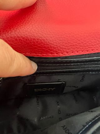 Bolso DKNY original negro y rojo