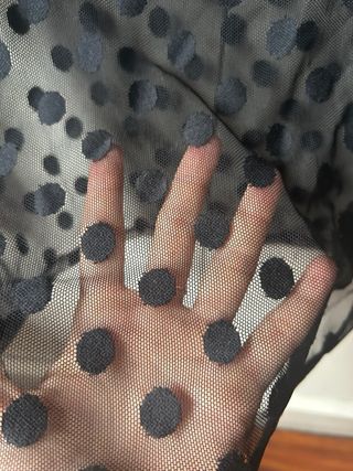 Blusa de lunares negra
