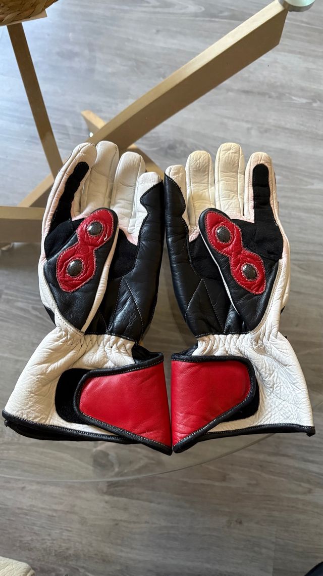 Guantes de moto con protecciones