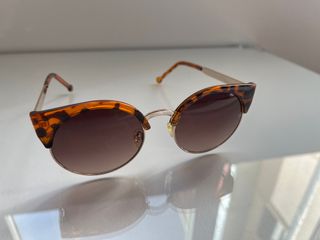 Gafas de sol Stradivarius tortuga y oro