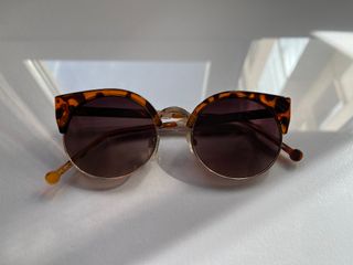 Gafas de sol Stradivarius tortuga y oro