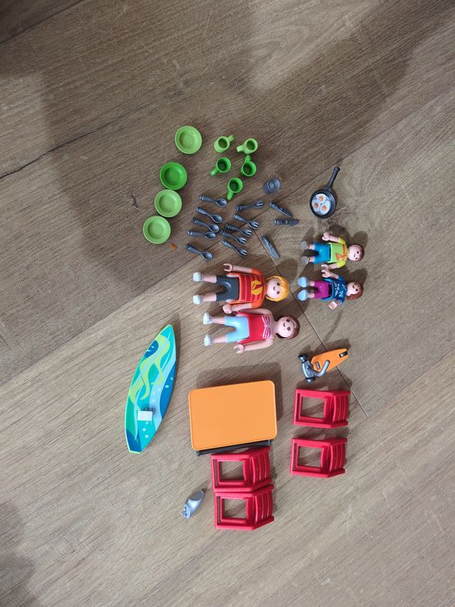 Autocaravana Playmobil con figuras