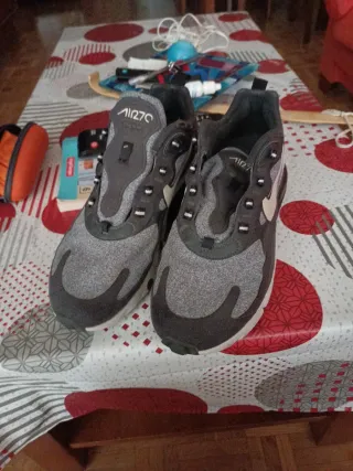 Nike Air Max 270 Gris