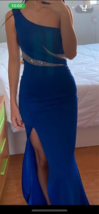 Vestido azul de fiesta con pedrería