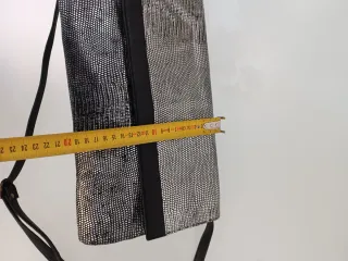 Pieschi tracolla/ pochette in vera pelle laminata