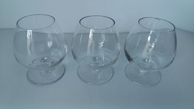 Set de copas y vasos de cristal