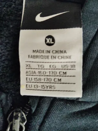 Chaqueta Nike niño Talla M (13-15 años)