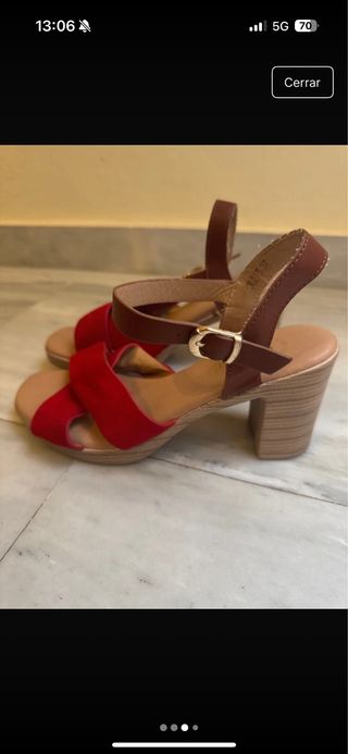 Sandalias tacón rojas y marrones