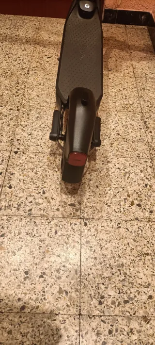 Patinete Eléctrico Negro marca ninbot.