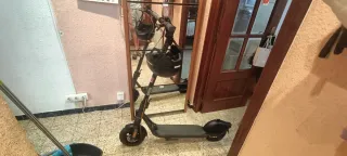 Patinete Eléctrico Negro marca ninbot.