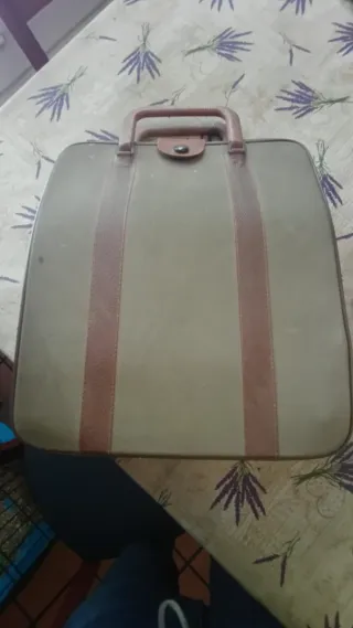 Hispano Olivetti Pluma 22 Máquina de Escribir