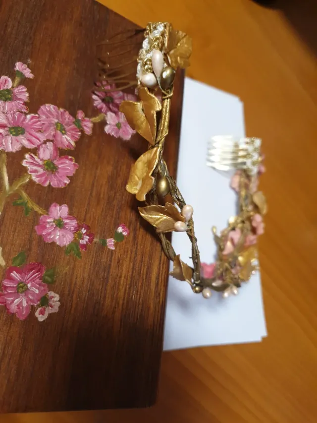 Corona de novia,comunión flores y perlas