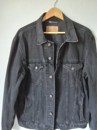 Cazadora vaquera Zara Talla L Negra