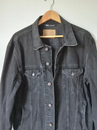 Cazadora vaquera Zara Talla L Negra