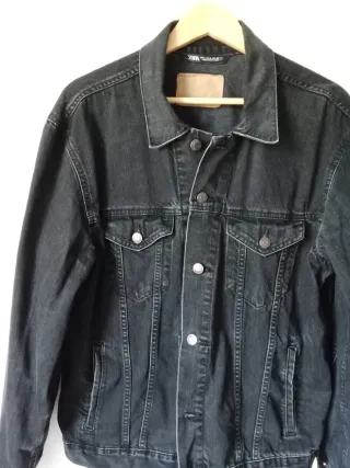 Cazadora vaquera Zara Talla L Negra