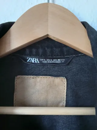 Cazadora vaquera Zara Talla L Negra