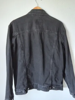 Cazadora vaquera Zara Talla L Negra