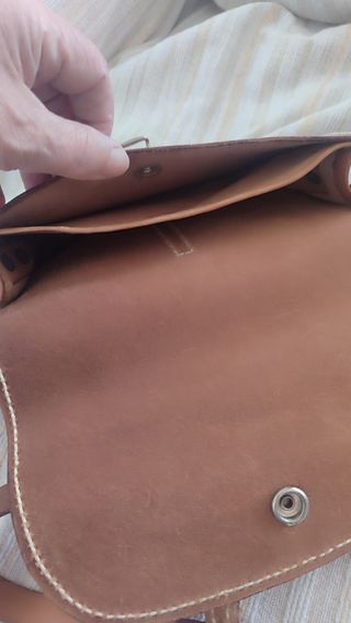 Bolso de cuero hecho a mano