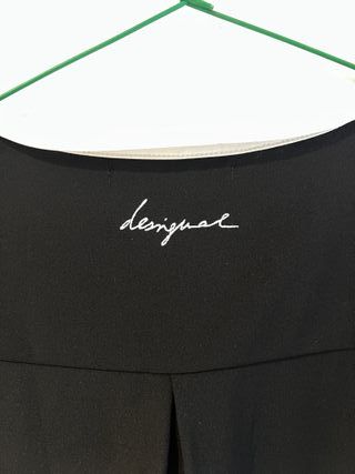 Blusa Desigual Negra con Detalles Blancos Talla M