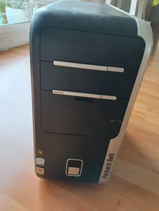 Torre Ordenador Negra y Plateada