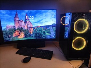 PC Gaming Preto e Dourado