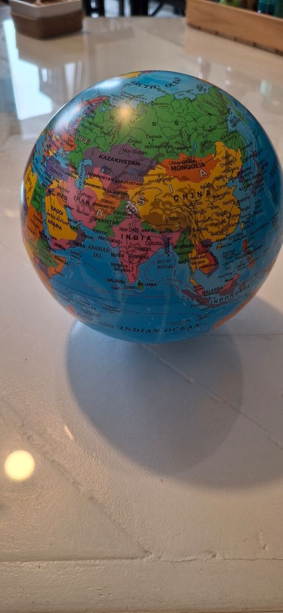 Globo terráqueo giratorio educativo Medida: 15cms