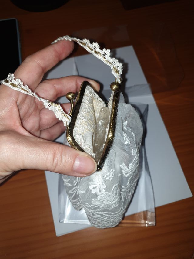 Bolso limosnera de encaje blanco rotoy dorado