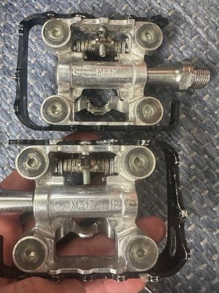 Pedales de bicicleta M-17 con calapies