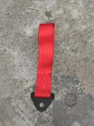 Cinta de remolque roja para coche